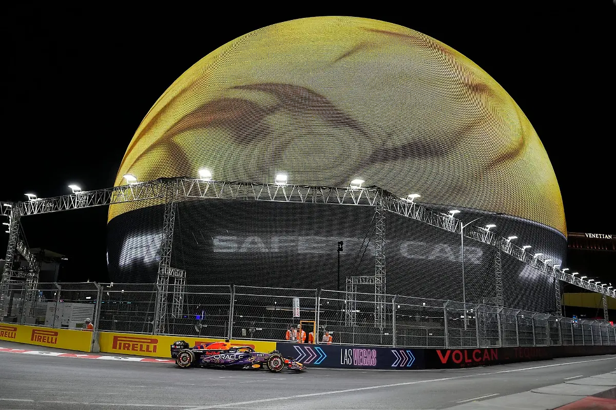 Red-Bull-Pilot-Max-Verstappen-hat-den-Grossen-Preis-von-Las-Vegas-gewonnen