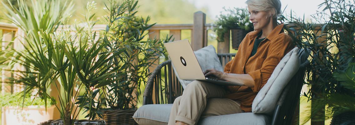 Mit Top-Deals auf Terrassen- und Balkonmöbel kann der Frühling kommen.
