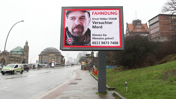 Bundesweit fahnden die Ermittler mit Fotos nach den RAF-Terroristen Garweg und Staub.