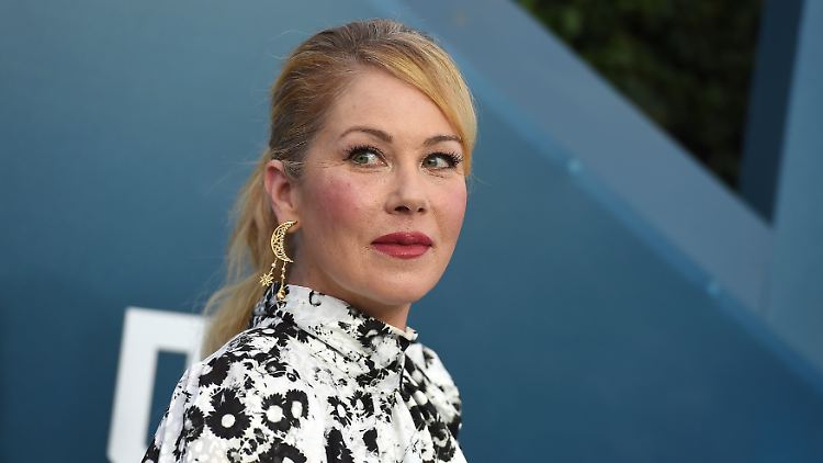 Christina Applegate offenbart: Sie hatte einen Beauty-Eingriff.