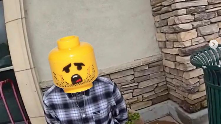 Derartige Mugshots in den sozialen Netzwerken findet Lego gar nicht lustig.