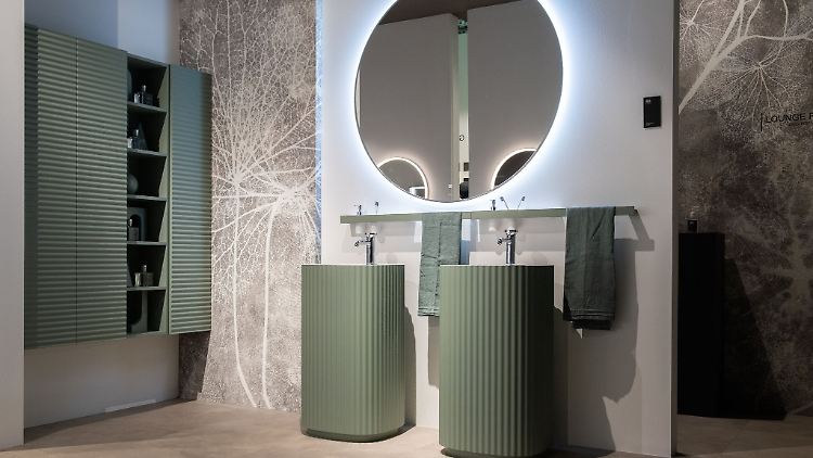 Angesagt im Badezimmer sind derzeit auch Beige- und Grüntöne.