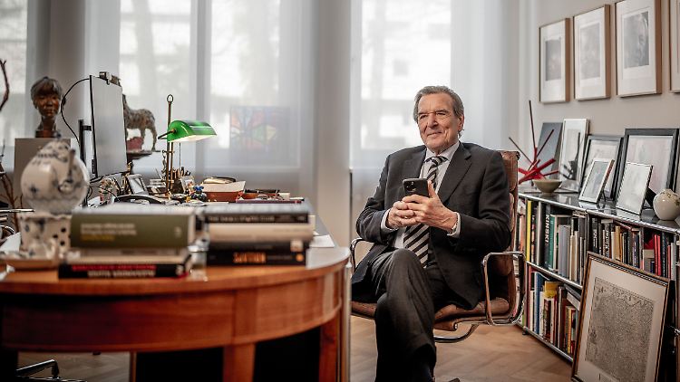 Eine erste Vermittlungsmission von Schröder im März 2022 scheiterte.