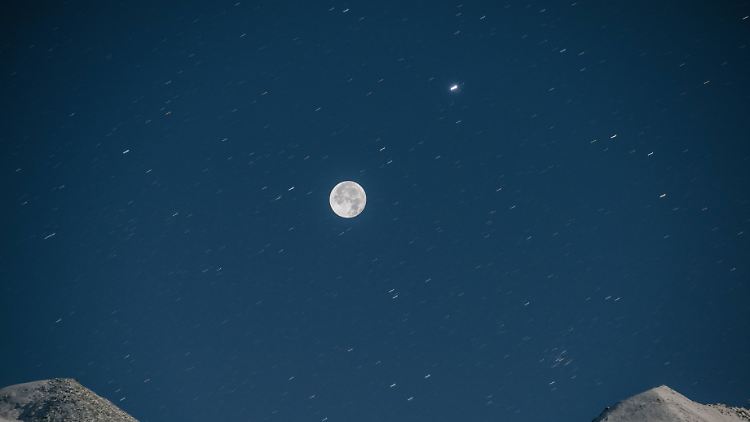 Der Mond wird im April der Erde sehr nah kommen. 