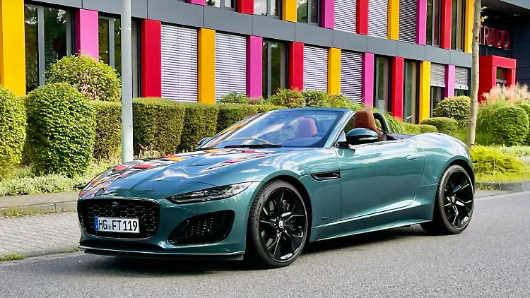 Seit dem Facelift sind die Scheinwerfer etwas gefälliger geworden. Insgesamt wirkt der Jaguar F-Type selbst nach elf Jahren noch modern.
