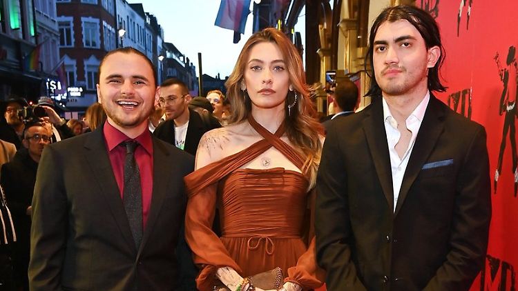 Gemeinsam auf London-Reise: Prince (l.), Paris und Blanket Jackson.