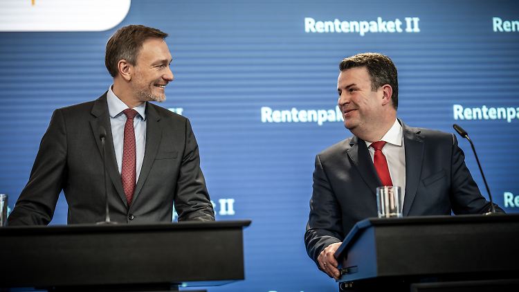 Moment der Eintracht: Finanzminister Lindner und Arbeitsminister Heil stellen Anfang März das Rentenpaket vor. 