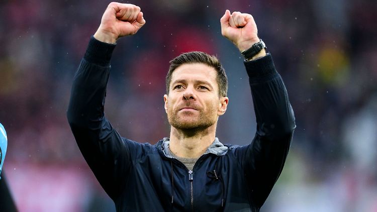 Medienberichten zufolge soll Xabi Alonso über den Sommer hinaus in Leverkusen bleiben.