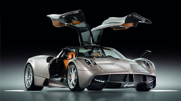 Extravagant mit Flügeltüren: der Huayra von Pagani.