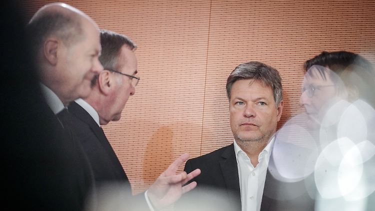 Habeck sieht kein schnelles Ende des Ukraine-Krieges. 