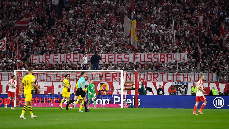 Die Ultras des FC Bayern schlagen zurück.