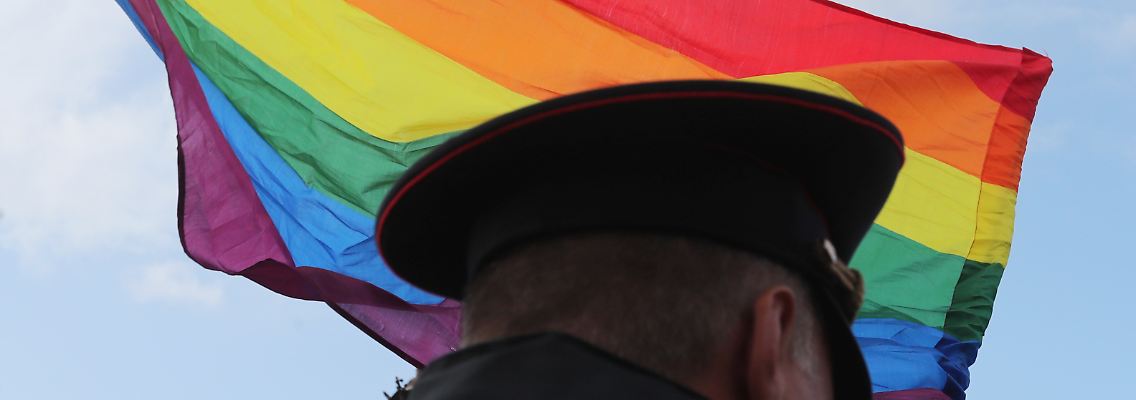 2019-08-03T163626Z_2105404257_RC1EC49BECB0_RTRMADP_3_RUSSIA-LGBT (1).JPG