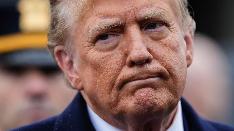 Zunächst war die Kaution für den ehemaligen US-Präsidenten Trump deutlich höher angesetzt.