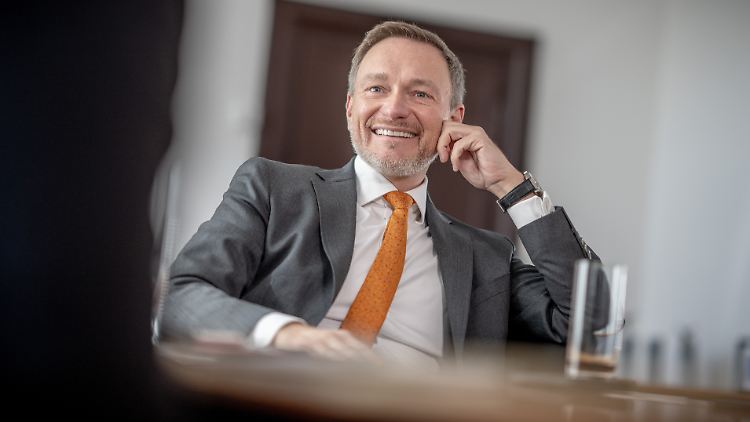 Lindner erwartet bis zum 19. April Etatanmeldungen und Sparvorschläge der Ressorts. Bei der Verteidigung Deutschlands macht der Finanzminister eine Ausnahme. 