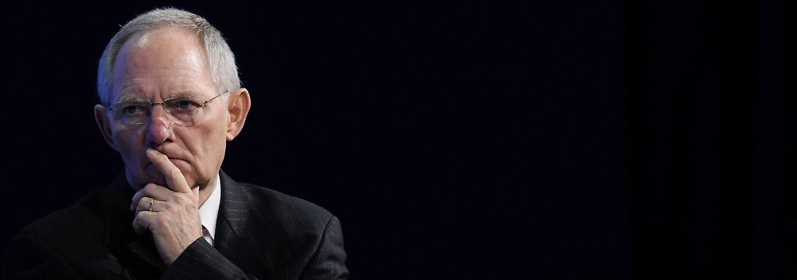 Bundesfinanzminister Wolfgang Schäuble will Gläubiger klammer Euro-Staaten durch eine verlängerte Laufzeit von Anleihen mit ins Boot holen.