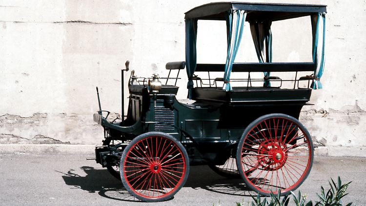 Der fünfsitzige Peugeot Typ 10 Break mit Daimler-Motor debütierte 1894 als Vorreiter familienfreundlicher Kombifahrzeuge.