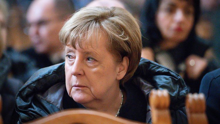 "Mich wollte er dazu bewegen, Merkel zu stürzen, um selbst Kanzler zu werden", schreibt Schäuble über Stoiber.