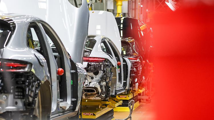 Die Autoindustrie ist, gemessen am Umsatz, der mit Abstand bedeutendste Industriezweig in Deutschland.