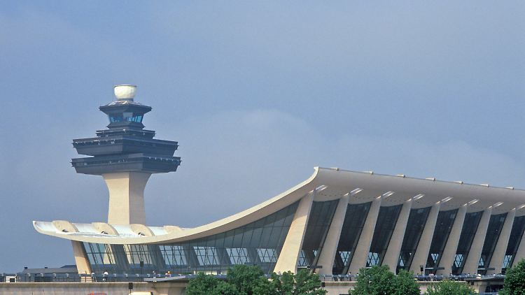 "Willkommen am Trump International Airport"?
