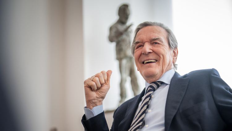 Fit und gesund am 80. Geburtstag: In der Doku ist ein äußerst vitaler Altkanzler zu sehen.