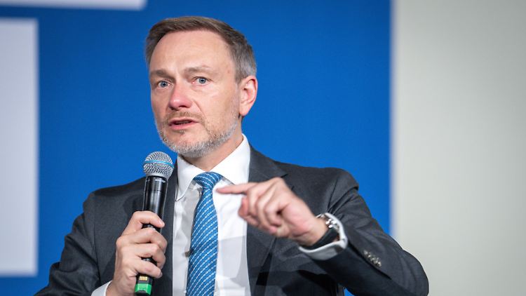 Lindner macht die Haushaltsverhandlungen mit seinen Forderungen nach Steuersenkungen schwieriger - bereitet er gar einen Ausstieg aus der Ampel vor?