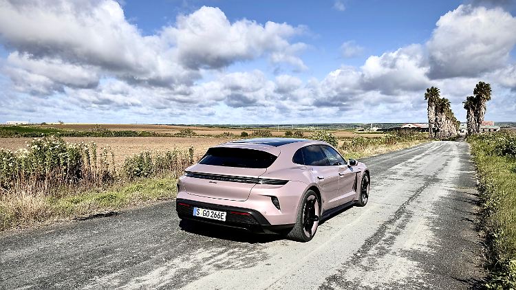 Der Turbo Sport Turismo in "Frozenberrymetallic" ist von der Lackfarbe her vielleicht ein bisschen drüber - aber garantiert ein Hingucker.