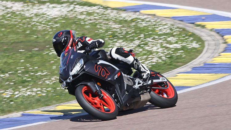 Die Aprilia RS 457 füllt die Lücke zwischen RS 125 und RS 660.