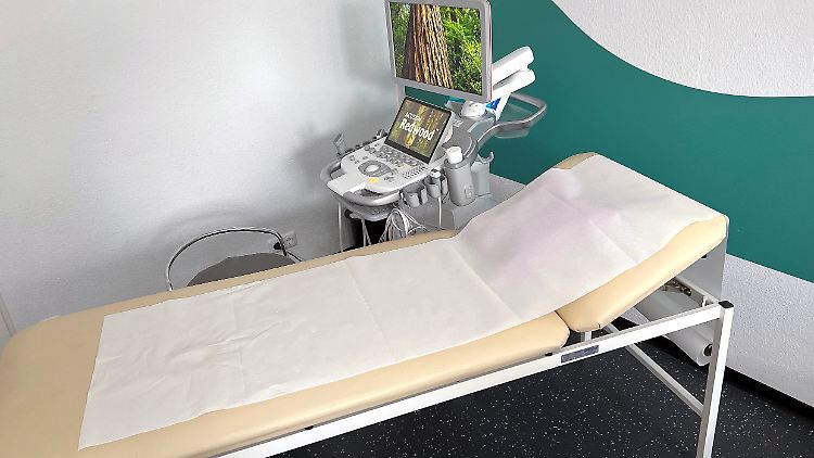 Ultraschalluntersuchung zur Krebsfrüherkennung der Eierstöcke und Gebärmutter bei jungen Frauen lehnen auch Fachgesellschaften ab.