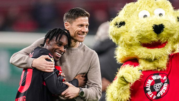 Xabi Alonso erobert mit Bayer Leverkusen die Herzen der deutschen Fußball-Fans.