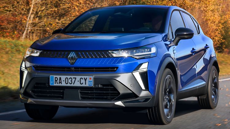 Der Renault Captur wird weiterhin mit fünf Motorisierungen, aber statt in fünf nur noch in drei Ausstattungsvarianten angeboten. 