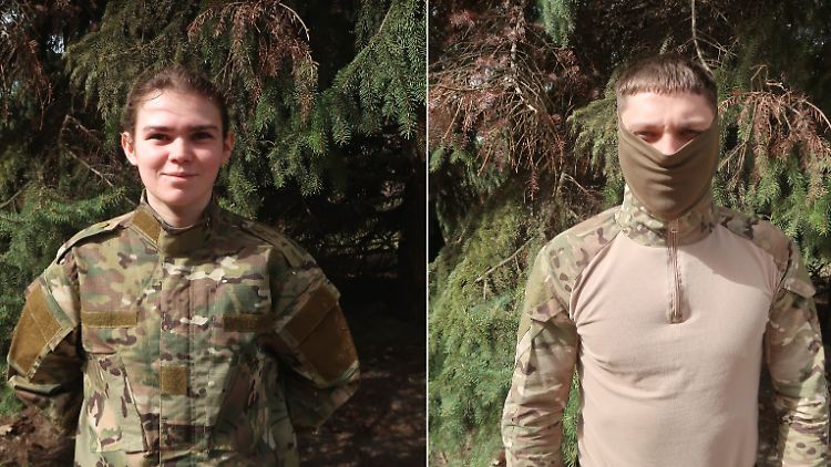 Leo (l.) und Maloj werden derzeit für ihren Einsatz in der dritten Sturmbrigade trainiert.
