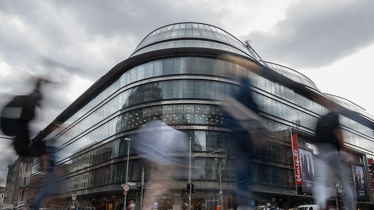 Als das Galeries Lafayette in Berlin eröffnet wurde, standen Hunderte Menschen Schlange.