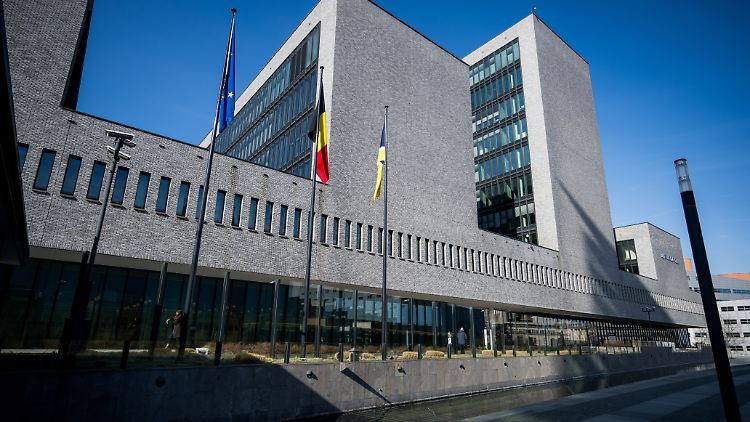 Die Zentrale von Europol liegt im niederländischen Den Haag. Hauptaufgabe ist es, die EU bei der Bekämpfung schwerer internationaler und organisierter Kriminalität zu unterstützen.