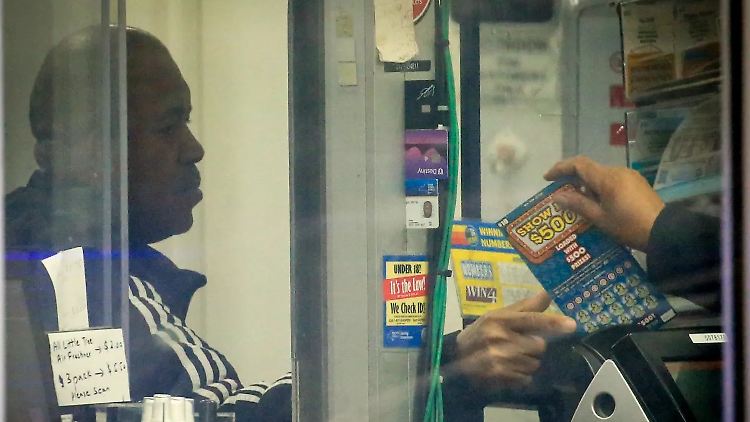 Glückssträhne: Zweimal gewann Murray mit Rubbellosen zehn Millionen Dollar.