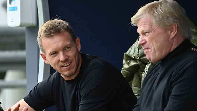 Oliver Kahn (rechts) ist nicht happy mit der Performance von Julian Nagelsmanns DFB-Elf.