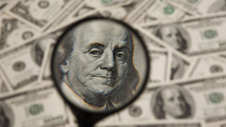 Bei genauem Hinschauen entpuppt sich das Falschgeld auch als solches.