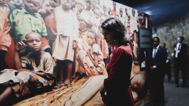 Im Dezember besuchte Bundesaußenministerin Annalena Baerbock Ruanda - auch die Genozid-Gedenkstätte in Kigali.