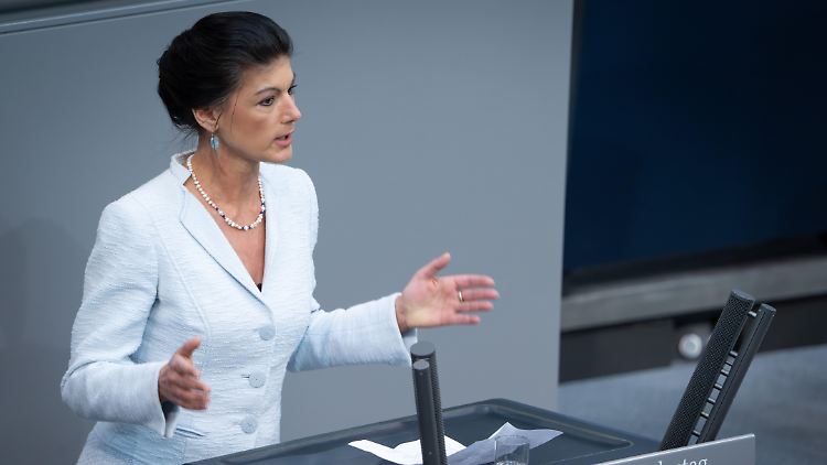 Mit dem Aus für Verbrenner habe die EU den Siegeszug chinesischer Batterieautos in Europa den Weg bereitet, meint Wagenknecht.