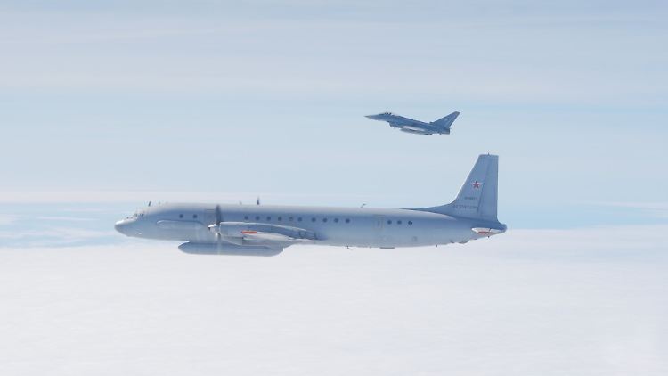 Die Il-20 ist mit spezieller Technik zur elektronischen Aufklärung ausgerüstet,
