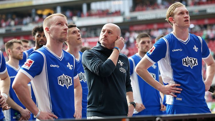Trainer Torsten Lieberknecht glaubt nicht mehr an den Klassenerhalt.