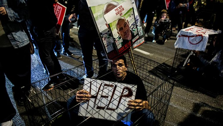 Am vergangenen Wochenende erlebte Tel Aviv die größten Demonstrationen seit dem 7. Oktober. Die Protestierenden forderten Neuwahlen und einen Deal zur Befreiung der Geiseln. 