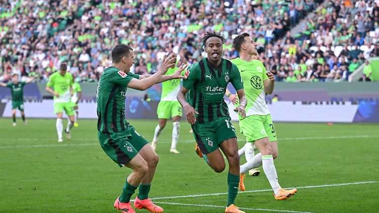 Nathan Ngoumou knipst für Borussia Mönchengladbach.
