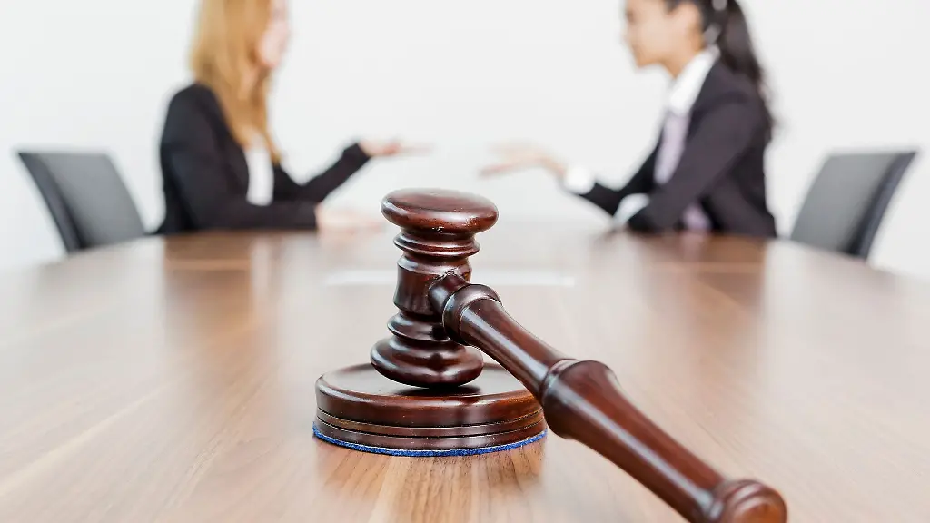 Juristische-Streitigkeiten-im-Gange-Eine-Rechtsschutzversicherung-kann-vor-den-finanziellen-Folgen-schuetzen