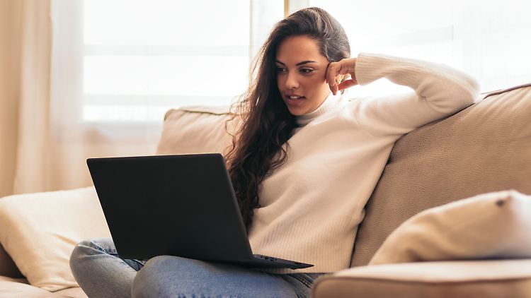 Wer einen neuen Vertrag für Festnetzinternet abschließt, muss in vielen Fällen aktuell tiefer in die Tasche greifen