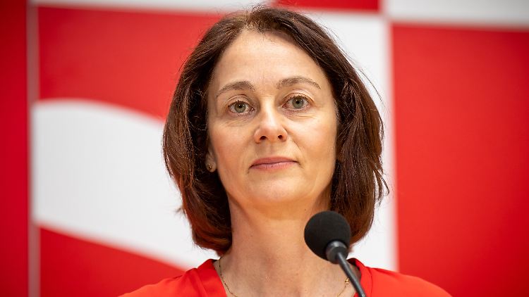 Katarina Barley erhofft sich durch die Begrenzung von Ferienwohnungen und das Schaffen von bezahlbarem Wohnraum in der EU eine Verbesserung der sozialen Sicherheit. 
