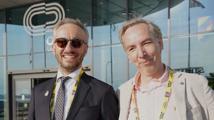 Jan Böhmermann (l.) kündigte seinen ersten Einsatz als ESC-Kommentator einst mit den Worten an, er wolle Österreich fördern und Deutschland demütigen.
