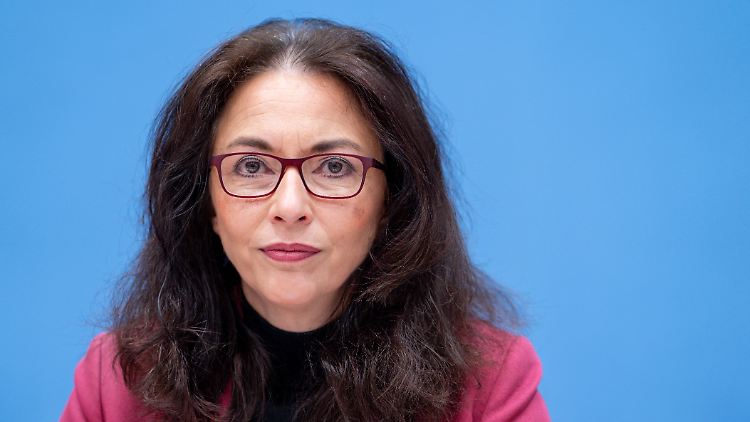 Chefin des Deutschen Gewerkschaftsbunds, Yasmin Fahimi, glaubt, dass die FDP-Steuerpläne die Vollzeitarbeit verdrängen.