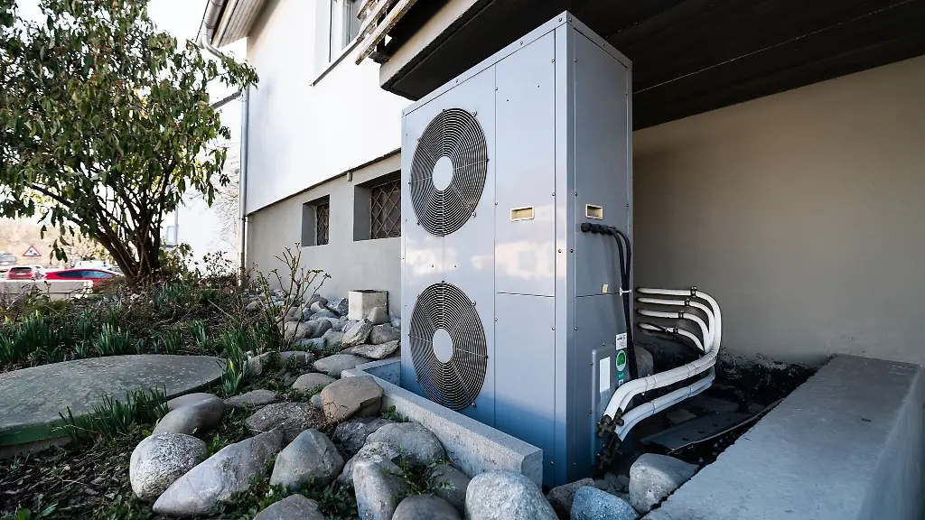 Eine-moderne-Waermepumpe-kann-auch-der-Wohnungseigentuemergemeinschaft-helfen-langfristig-fossile-Brennstoffe-zu-sparen-und-Betriebskosten-zu-reduzieren