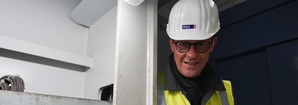 adedcb5cbeb4515be140ac42baa47015.jpg