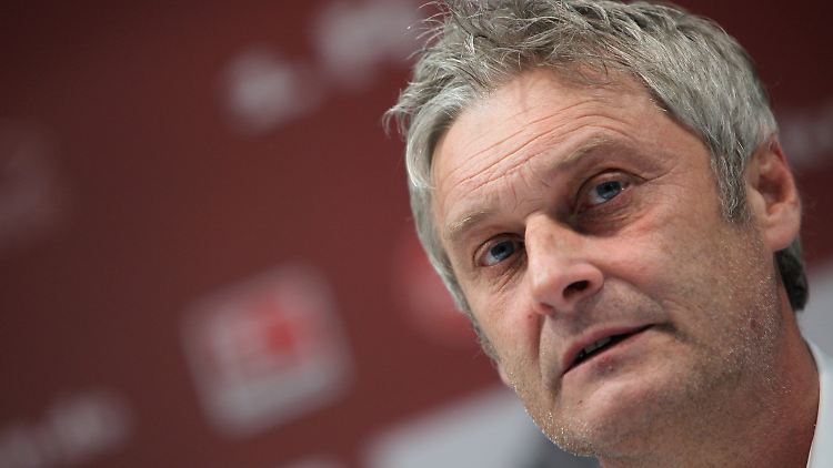 Abschied im Sommer? Veh deutete zuletzt nach dem 4:0-Erfolg über Werder Bremen an, dass er in Hamburg für sich keine Perspektive sieht. 